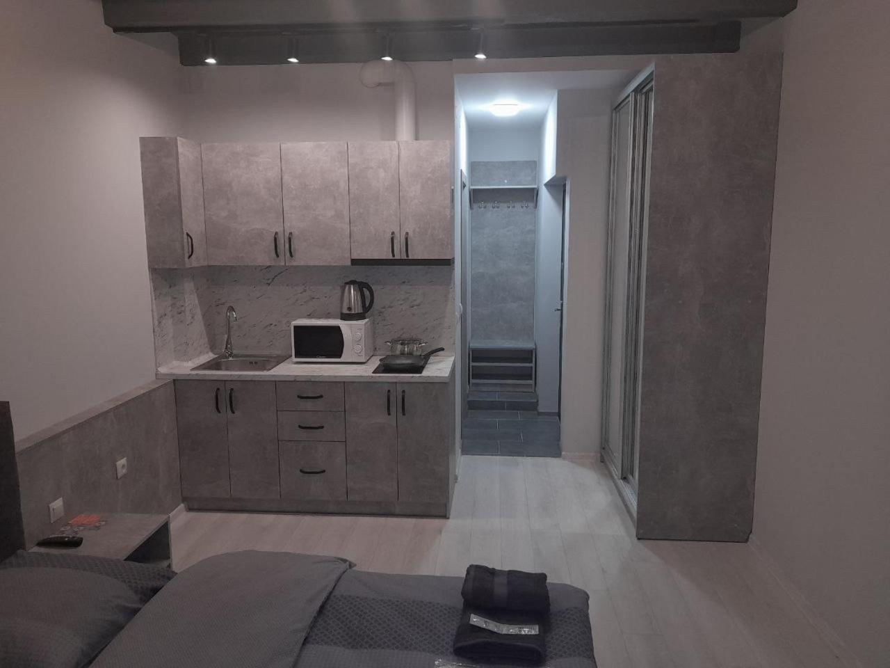Apartment Hotelroom 11 *