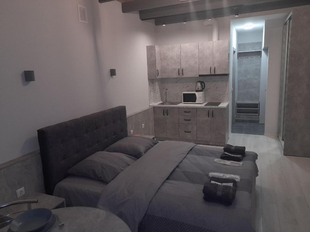 Hotelroom 11